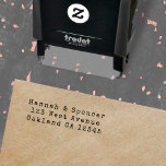 Carimbo Auto Entintado Endereço de retorno | Vintage Typewrite Casal Wedd<br><div class="desc">Um simples casal minimalista ou modelo de carimbo de endereço de retorno de casamento em um estilo de máquina de escrever vintage que pode ser facilmente atualizado com seu nome e endereço.</div>