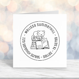 Carimbo Auto Entintado Gato Feliz no topo dos Livros Endereço redondo 1