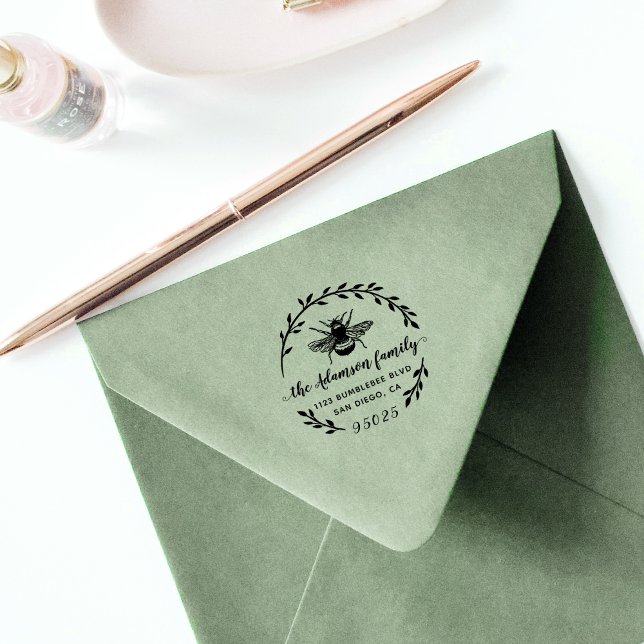 Carimbo De Borracha Bee & Wreath | Endereço da família Rustic Script (Criador carregado)