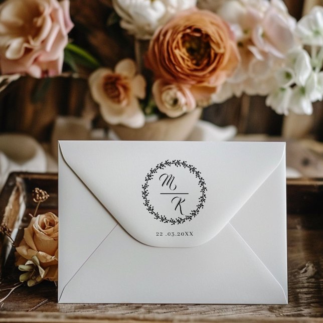Carimbo De Borracha Coroa elegante, monograma clássico (Elegant, classy monogram wreath rubber stamp with your monograms and date.)