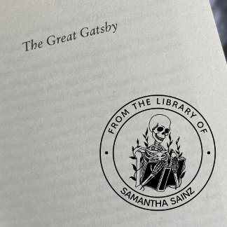 Carimbo De Borracha Esqueleto Engraçado Da Biblioteca Do Livro Gótico