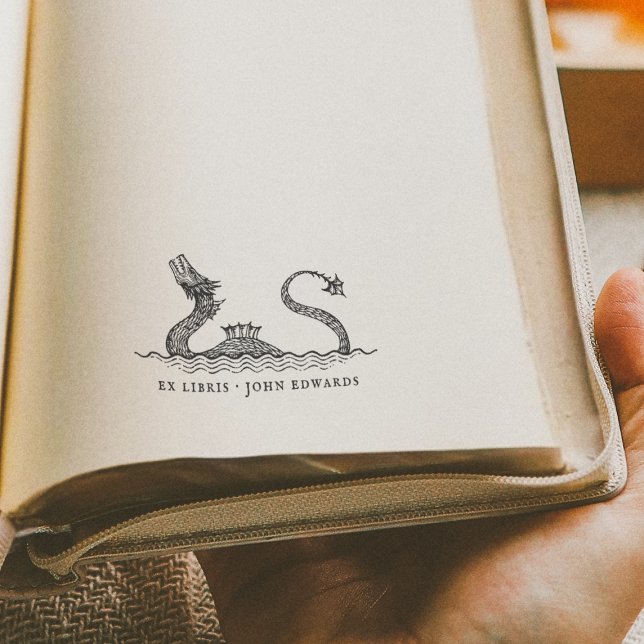 Carimbo De Borracha Monstro Marinho Antigo Ex Libris Mítico Livro (Rubber Stamp Mock-up)