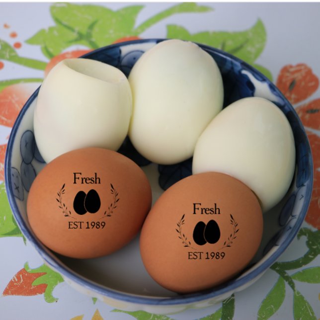 Carimbo De Borracha Ovos Frescos Personalizados Modernos Com Data Pret (modern personalized fresh eggs rubber stamp)