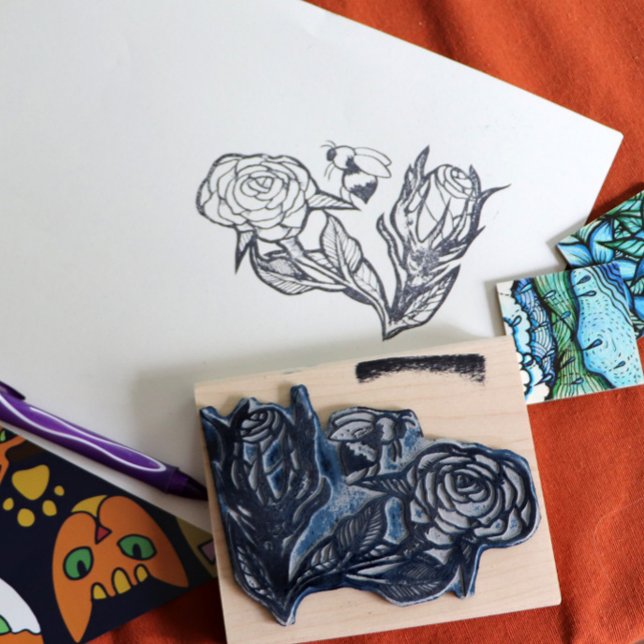 Carimbo De Borracha Rosas e uma abelha (Criador carregado)