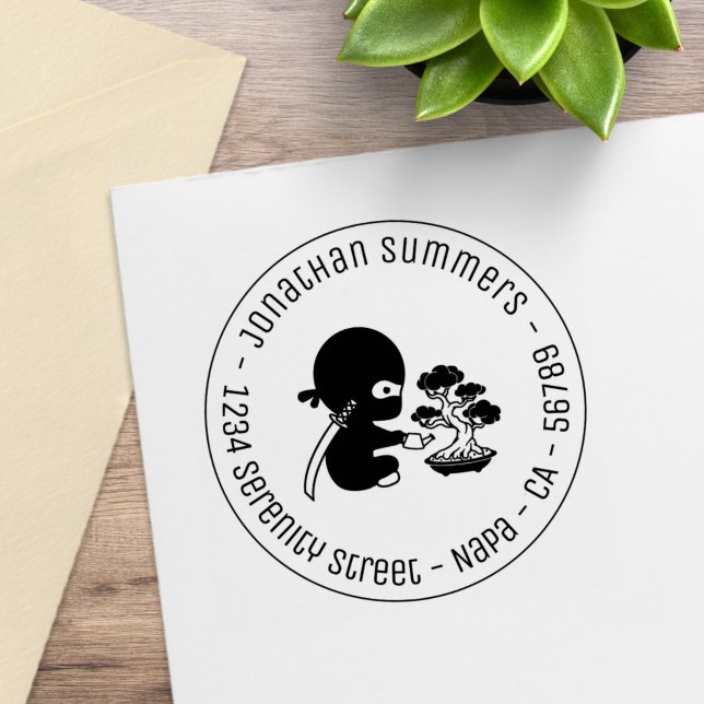 Carimbo De Borracha Tiny Ninja Watering Bonsai Tree Round Address (Criador carregado)