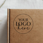Carimbo De Borracha Tipografia Chic Logotipo Comercial Personalizado<br><div class="desc">Este selo de borracha do logotipo personalizado da tipografia quic é perfeito para um proprietário de uma pequena empresa para marcas e marketing de embalagens. O simples design apresenta uma tipografia clássica minimalista a preto e branco com um toque rústico. Personalize com seu logotipo.</div>