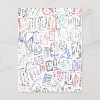 Carimbos de passaporte mundiais em um cartão posta