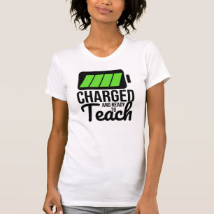 Carregada e pronta para ensinar a camiseta da mulh