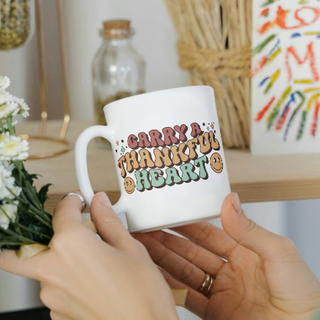 Carregar Uma Caneca De Coração Agradável, Ação De  (Criador carregado)