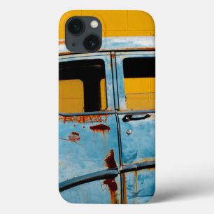 Carro Azul Rusty e Parede Amarelo
