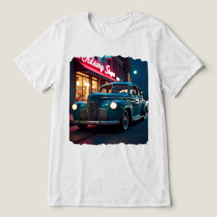 Carro Clássico dos Anos 1940 Sob Luzes de Neon