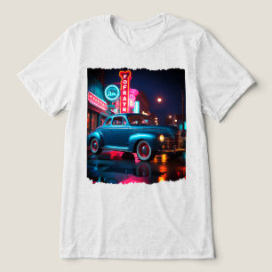 Carro Clássico dos Anos 1940 sob Luzes de Neon
