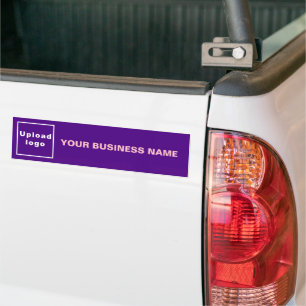 Carro Nome e logotipo da empresa no adesivo roxo em para