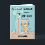 Cartão 13 anos, neto Birthday Beach Funny Legal Raccoon<br><div class="desc">Ele agora é adolescente,  e que melhor maneira de celebrar com seu neto no seu aniversário de 13 do que com este cartão divertido e humorístico que apresenta um guaxinim legal na praia. Mais importante,  você pode personalizar isso com o nome do seu neto no cobrir.</div>