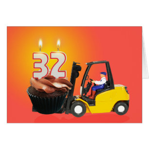 Cartão 32º aniversário com Cupcake, velas e empilhadeira