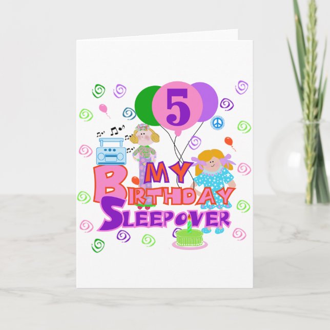 Cartão 5 Birthday Sleepover Camiseta e presentes (Frente)