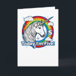 Cartão 5 de Aniversário do Kid Rainbow Unicorn Hoje eu so<br><div class="desc">Deixem o vosso filho mostrar-lhes a idade! Este cartão bonito diz: "Hoje tenho cinco anos!" A família e os amigos vão tirar um galho desta adorável design.</div>