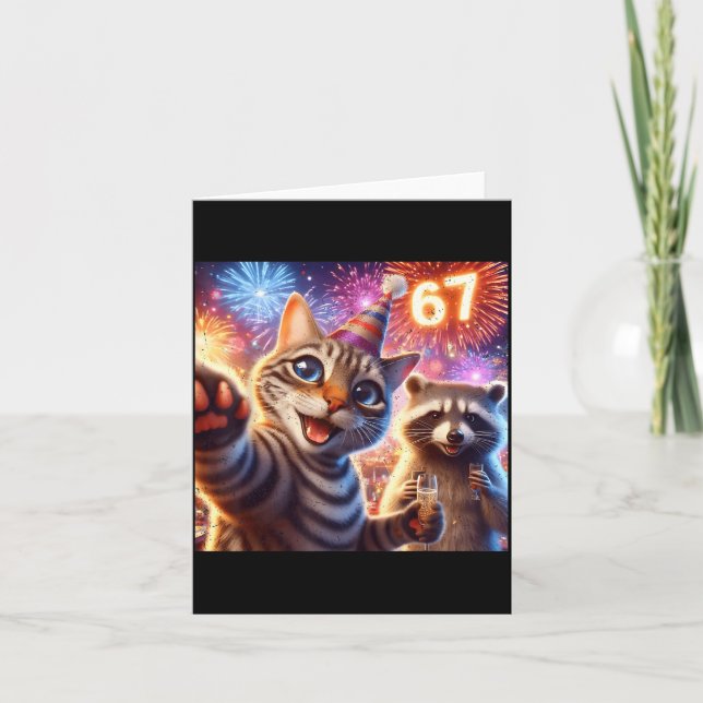 Cartão 67 Meme Cat Raccoon New Year Selfie Funny Birthday (Frente)
