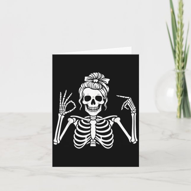 Cartão 67 Meme Mão de Esqueleto 6 7 Halloween Seis Sete (Frente)