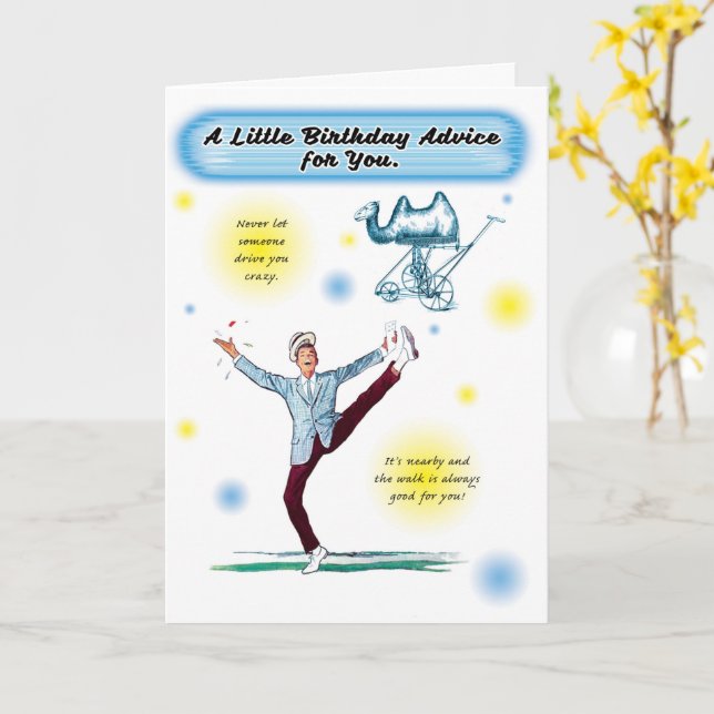 Cartão A Caminhada Vai Fazê-Lo Um Bom Aniversário Louco (Flor Amarela)