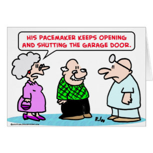 Cartão aberto da porta da garagem do pacemaker fechado