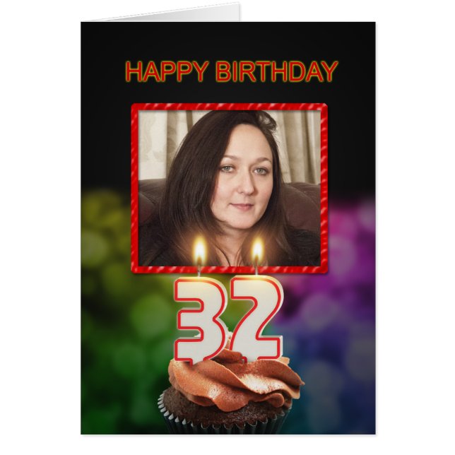 Cartão Adicione uma foto, 32º Aniversário com bolo e vela (Frente)