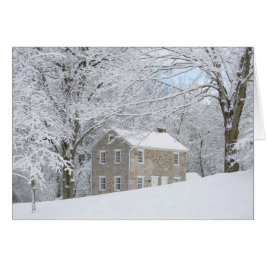 Cartão Ainda casa atrás do banco nevado
