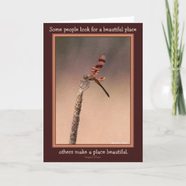 Cartão Alguns procuram um lugar bonito, outros o fazem bo