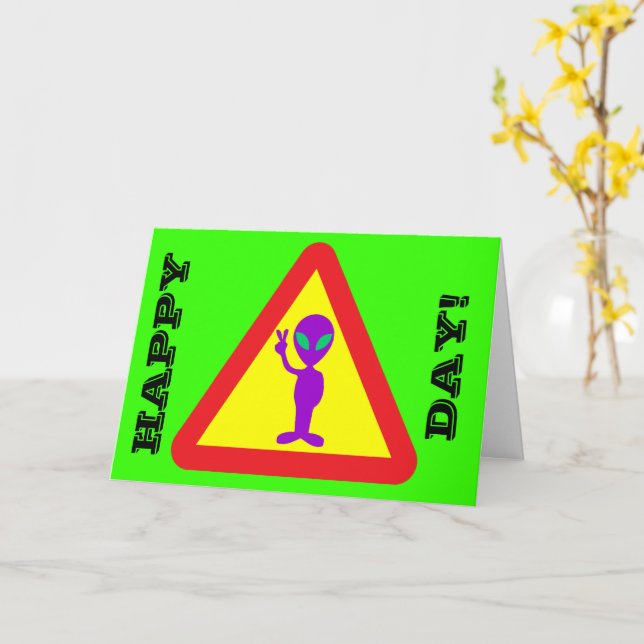 Cartão Alienígena de aniversário engraçada feliz sobre o  (Flor Amarela)