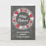 Cartão Amigo De Chalkboard E Seu Marido Feliz Natal<br><div class="desc">Feliz Natal para a amiga e seu marido fazerem cartas com o padrão rústico do quadro de chalkboard do país e a neve com poinsettias.</div>