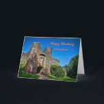 Cartão Aniversário de Aniversário - Entrada do Castelo In<br><div class="desc">Inglês Scenes Series Um cartão maravilhoso com uma bela vista ensolarada de um típico Castelo Inglês de Pequenos Portos,  nidificando em seus próprios terrenos perto de Totnes,  Devon. Código da imagem: hrcol156</div>