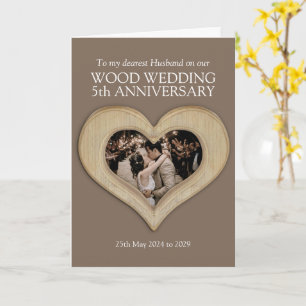 Cartão aniversário de casamento de madeira de 5 anos foto