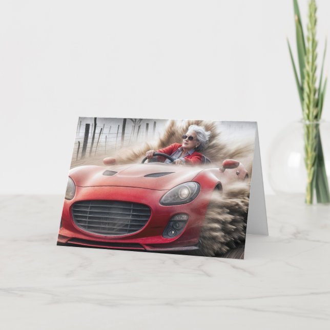 Cartão Aniversário de senhora dirigindo um carro desporti (Frente)