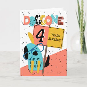 Cartão Aniversário do empregado 4 anos de cão cómico