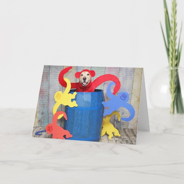 Cartão Aniversário do ouro Retriever Mackey Barrel (Frente)