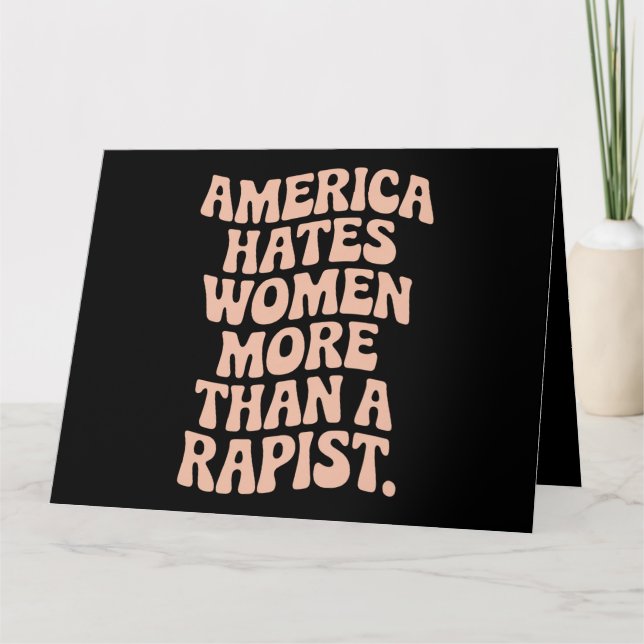 Cartão Anti Trump Anti MAGA Protesto Contra Ativista Femi (Frente)