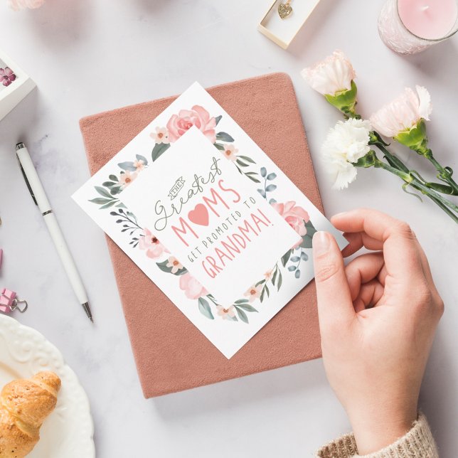 Cartão As Maiores Mães São Promovidas Para A Avó Floral (Criador carregado)