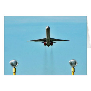 Cartão Avião que descola no aeroporto