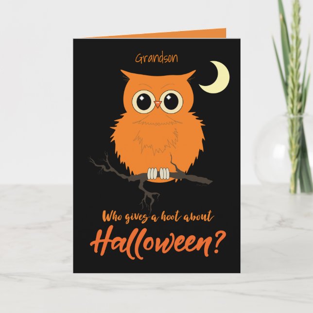 Cartão Avô Halloween que dá um Humor de Hoot Owl (Frente)