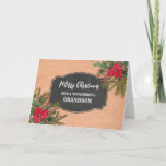 Cartão Avô Russo Chalkboard Feliz Natal<br><div class="desc">Feliz Natal para o cartão de neto com padrão rústico de quadro de chalkboard e folhagem de inverno com poinsettias.</div>