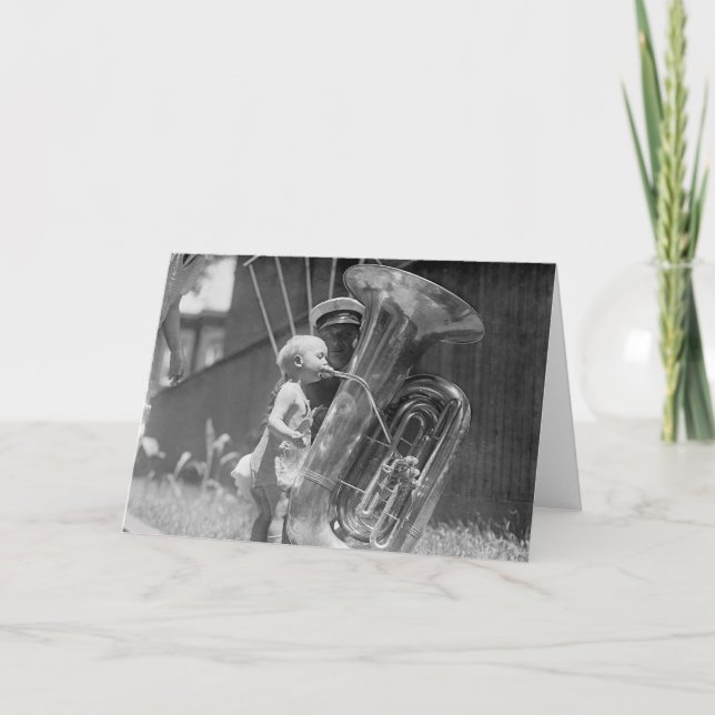 Cartão Baby Playing Tuba, 1923 (Frente)