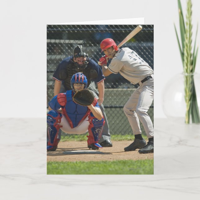 Cartão Baseball pitcher, batter and umpire in ready (Frente)
