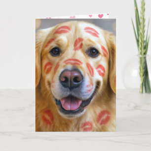 Cartão Beijos de Batom de Aniversário em um Golden Retrie