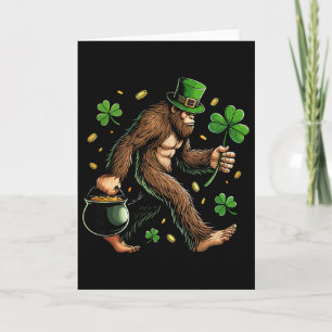 Cartão Bigfoot Dia de São Patrício Divertido Sasquatch Sã