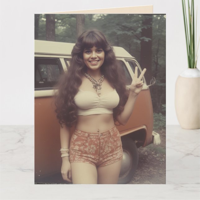 CARTÃO BIRTHDAY 1970'S CURVY HIPPIE GIRL GREETING CARD (Frente)