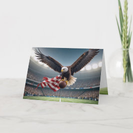 Cartão Birthday Bald Eagle com futebol