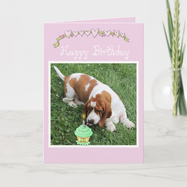 Cartão Birthday Card w/Basset Hound, Cupcakes, & Hearts (Frente)