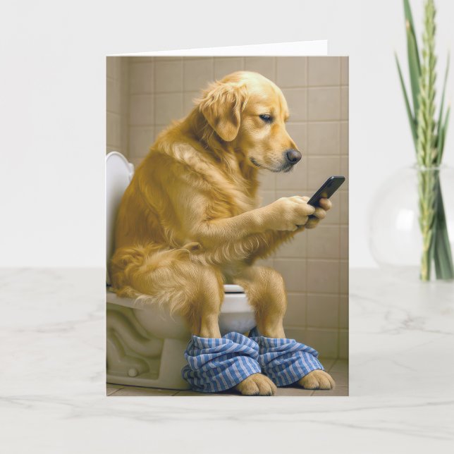 Cartão Birthday Golden Retriever Texting On the Toilet (Frente)