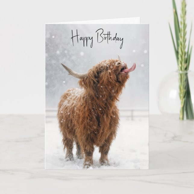 Cartão Birthday Highland Cow Licking Snowflakes (Frente)