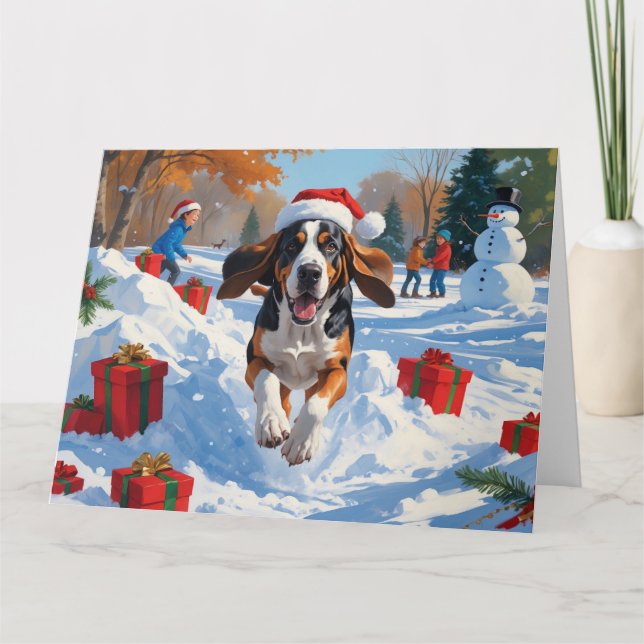 Cartão Bluetick Coonhound correndo na neve com o Natal (Frente)